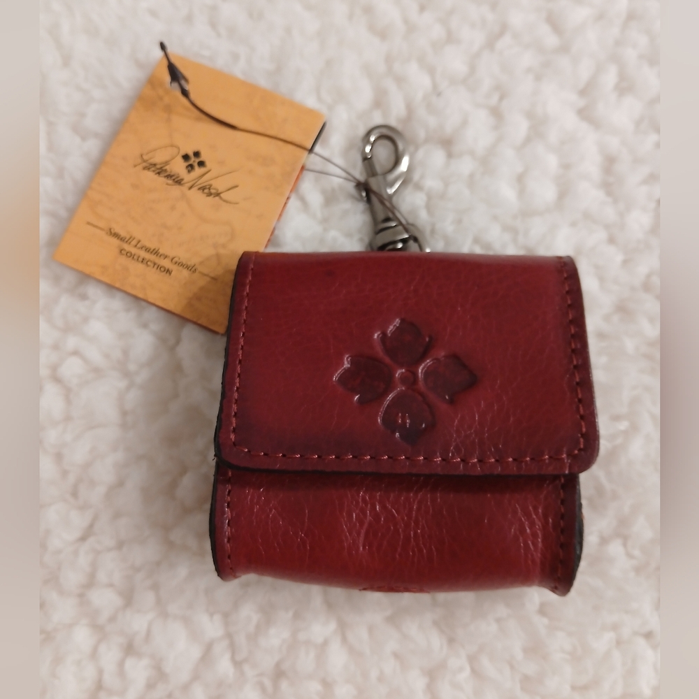 Patricia Nash Livigno Leather Airpoda Case NWT in Dark Magenta